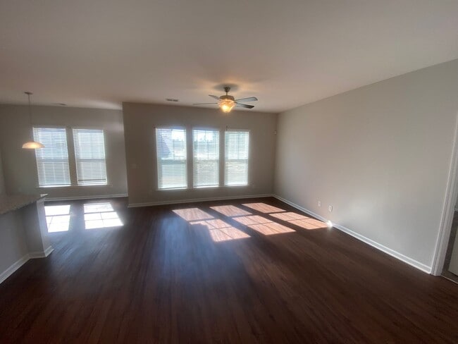 Building Photo - Brand New Home!! Available Now!
