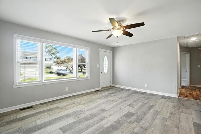 Foto del edificio - 1033 E Leicester Ave