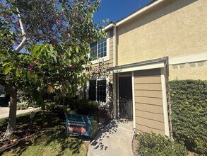 Building Photo - 3684 Caminito Carmel Landing