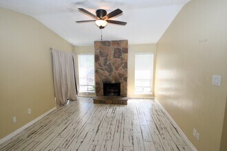 Building Photo - 17331 Red Oak Dr