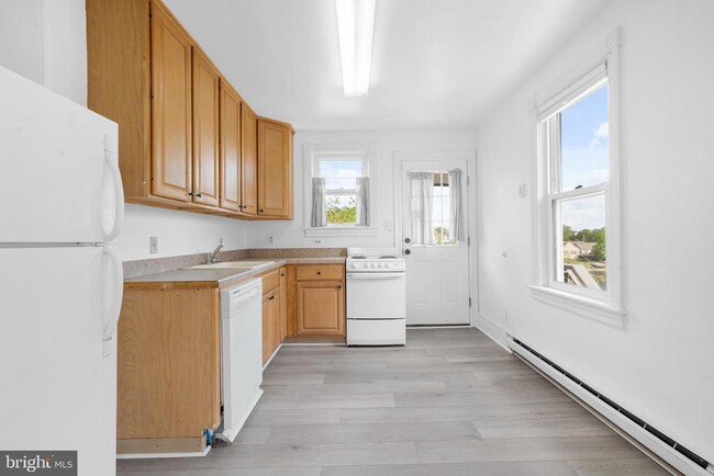 Building Photo - 502 Park Ave