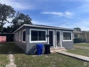 Building Photo - 432 NW 17th Ave
