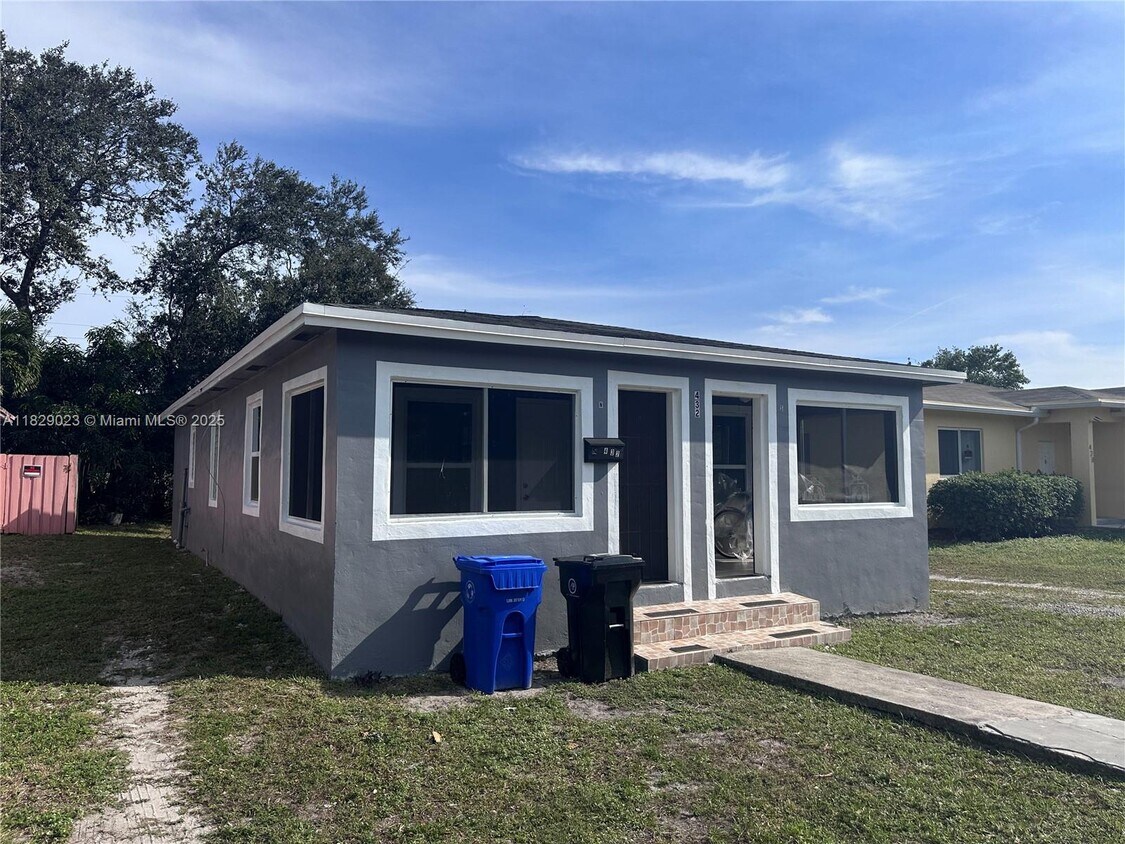 Foto principal - 432 NW 17th Ave