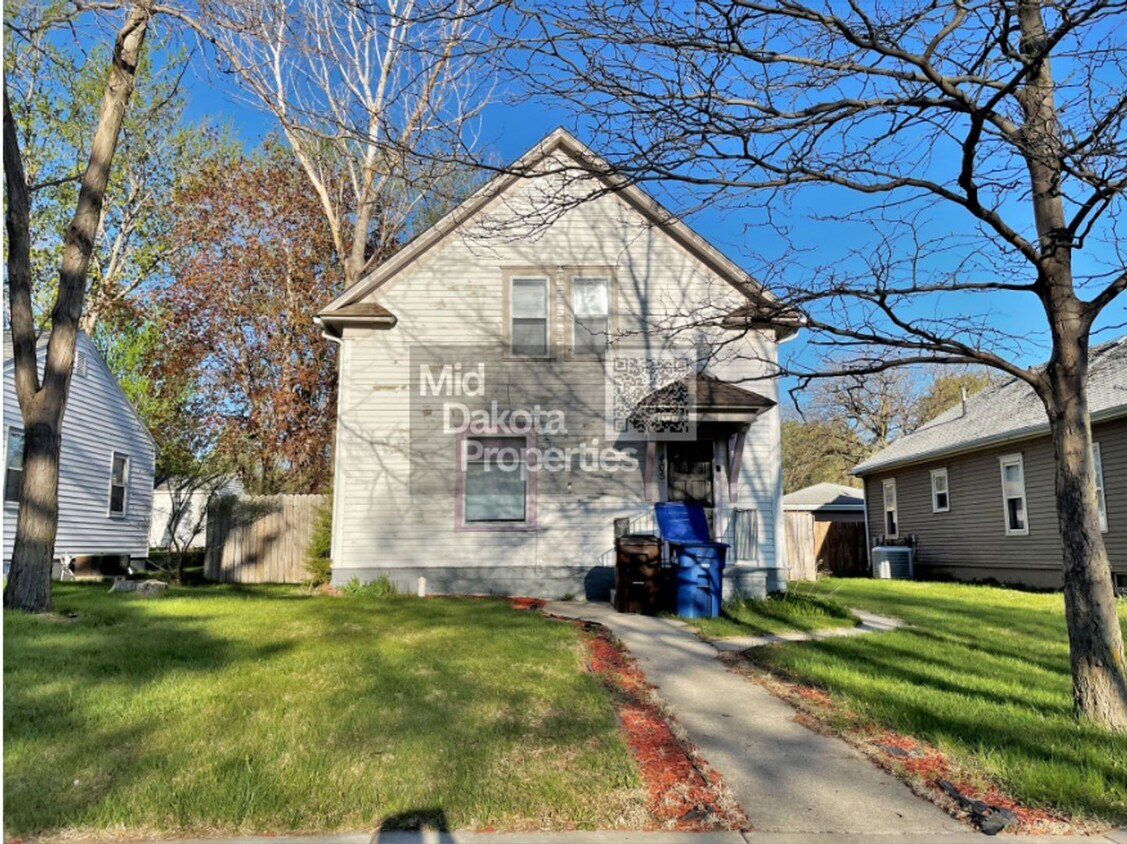 Primary Photo - 405 S Minnesota- 3 Bedroom House
