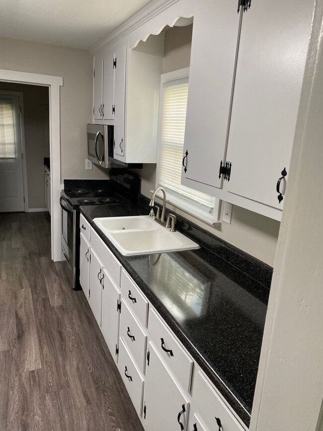 Foto del edificio - Charming home in Highland Springs