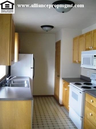 Building Photo - 2902 W Villard St