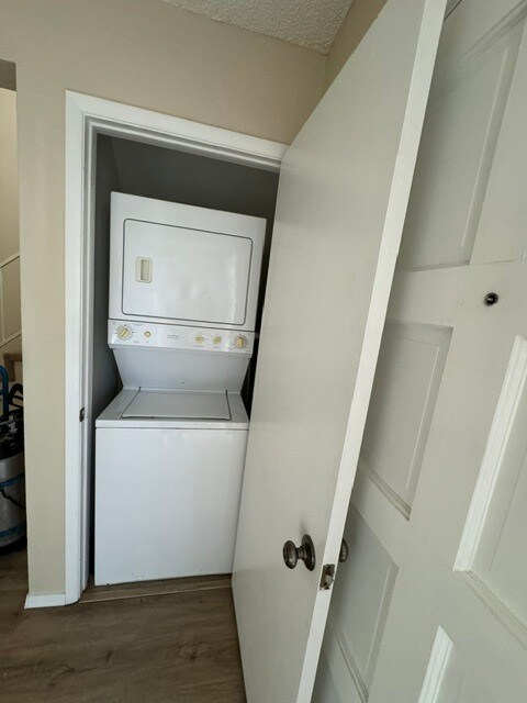 Foto del edificio - 1020 Willow Tree Dr