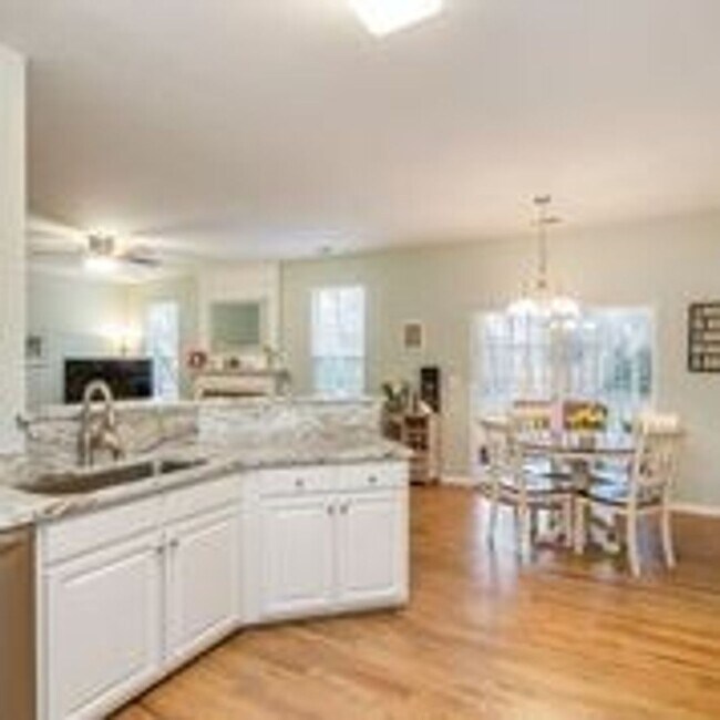 Building Photo - Travelers Rest, 4BD/2.5BA, 2527SF