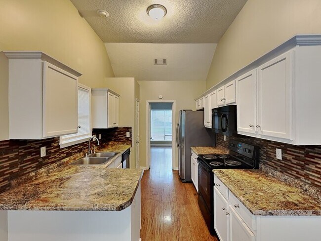 Building Photo - 9036 Gracie Ln