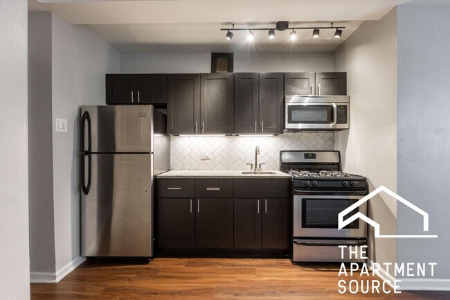 Foto del edificio - 1140 North Lasalle Drive #319