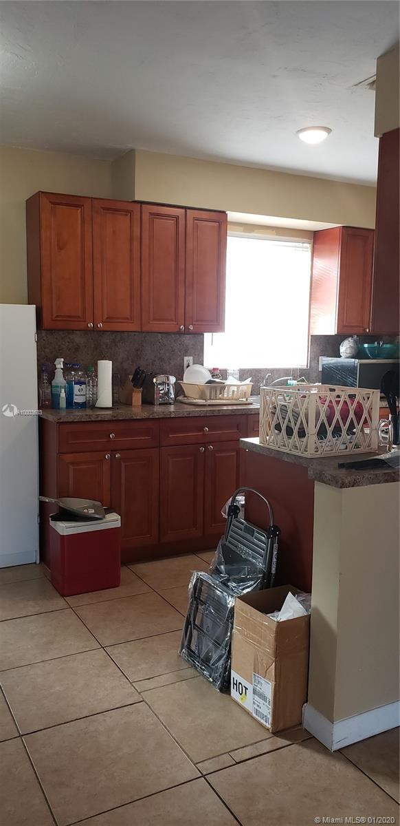 Foto del edificio - 6101 NW 9th Ct