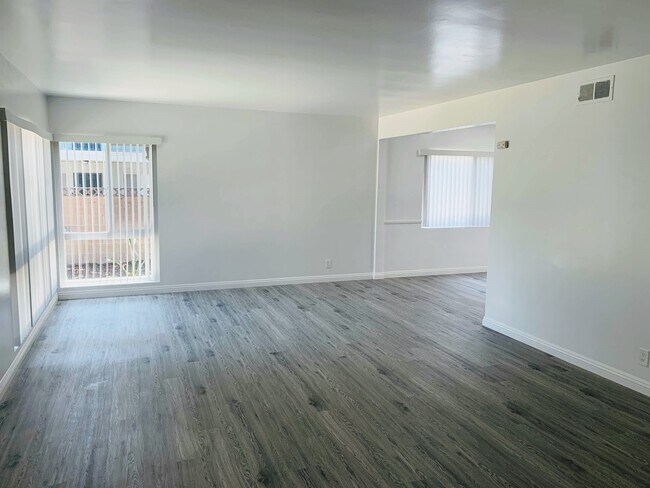 Foto del edificio - 216 E Burnett St