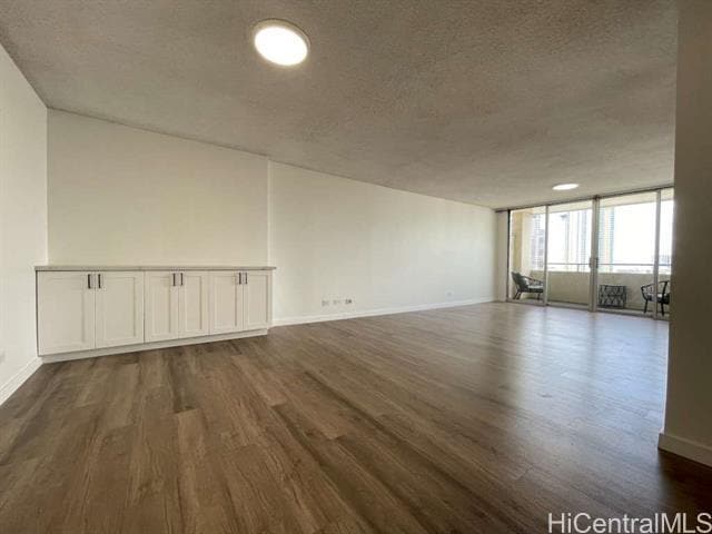 Building Photo - 920 Ward Ave