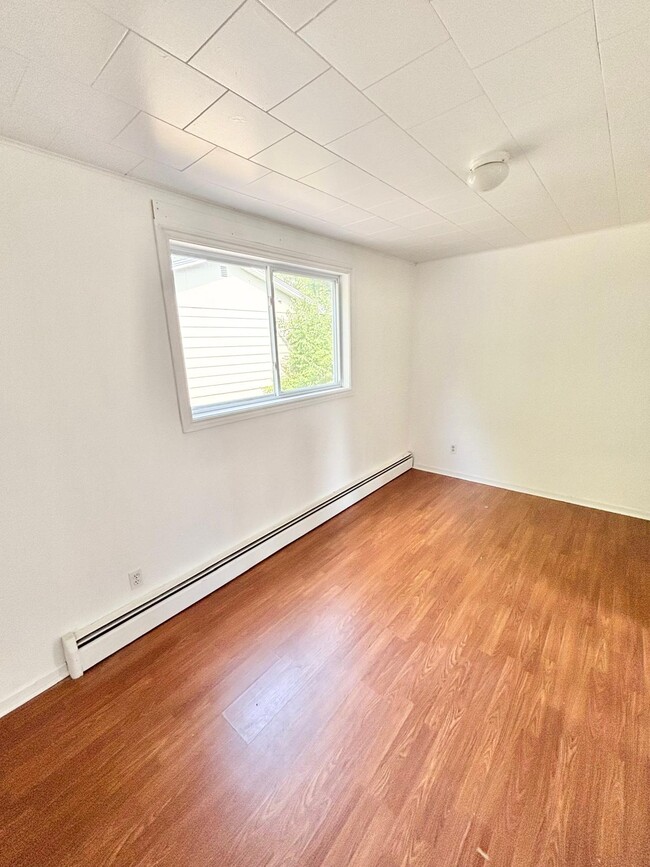 Building Photo - 102 Embleton Ave