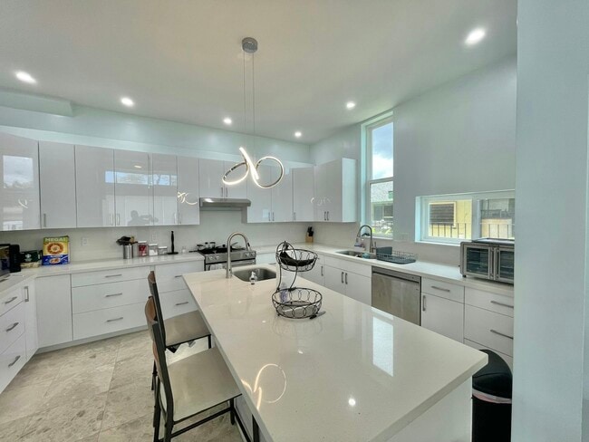 Building Photo - 87-1450 Farrington Highway, Unit Ocean side