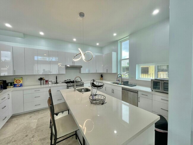 Foto del edificio - 87-1450 Farrington Highway, Unit Ocean side