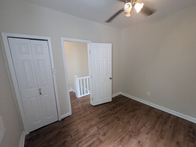 Building Photo - Lovely Home - Mt. Airy