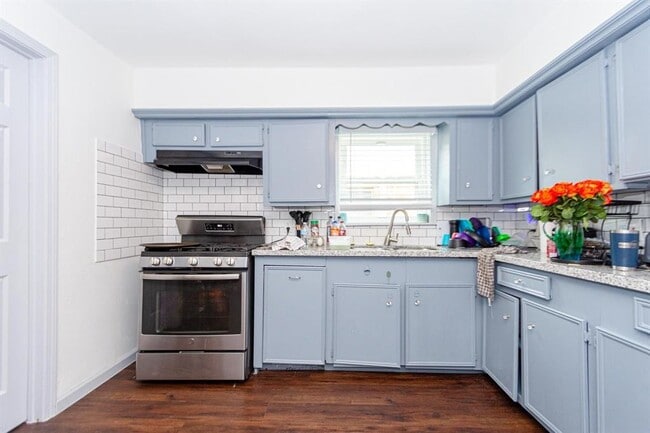 Foto del edificio - 4606 Sharon St