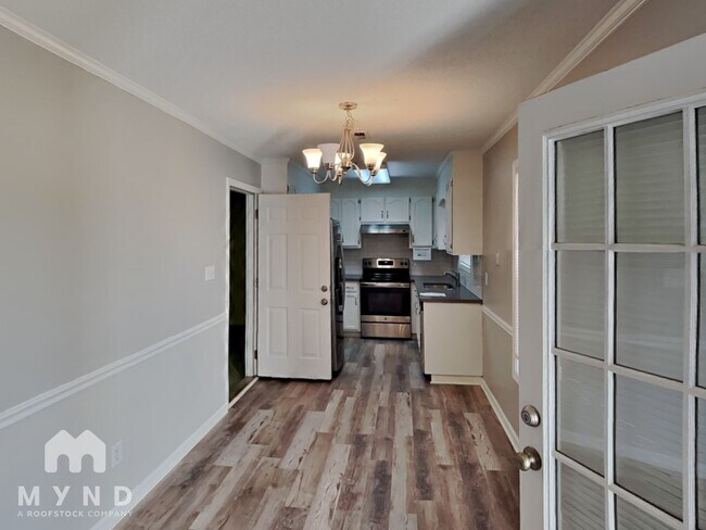 Foto del edificio - 2443 Hawk Ridge Dr