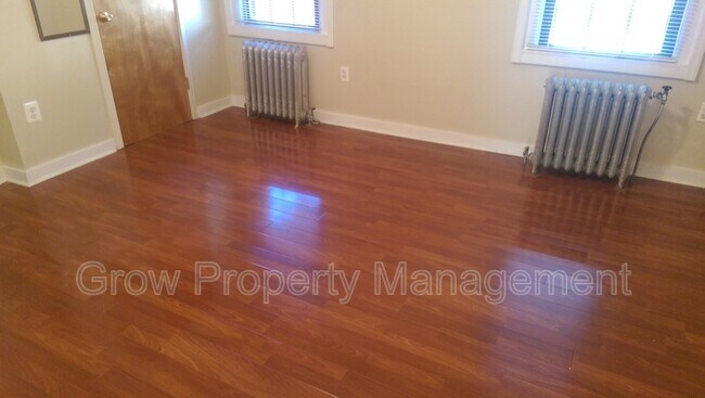 Foto del edificio - 1232 N Newkirk St