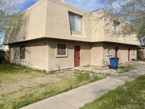 Building Photo - 2247 S Apache Dr