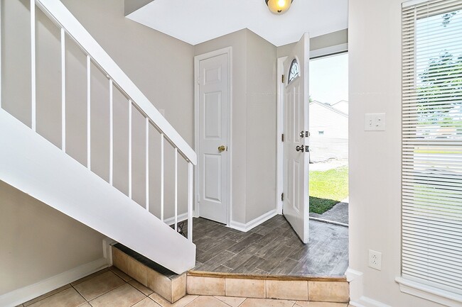 Foto del edificio - 213 Thalia Trace Dr