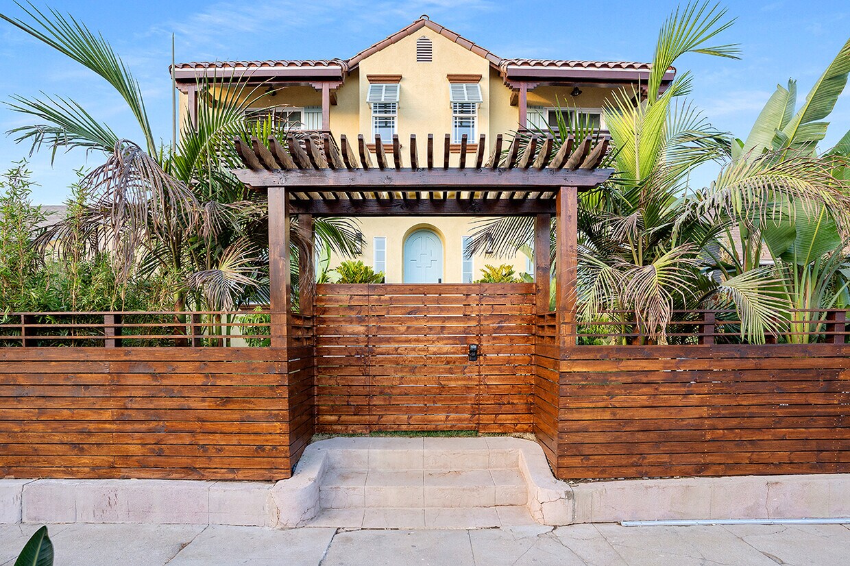 4537 St Elmo Dr Unit 4537, Los Angeles, CA 90019 4537 St Elmo Dr Los