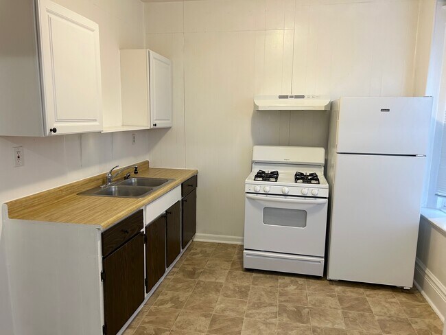 cocina - 251 E Broadway