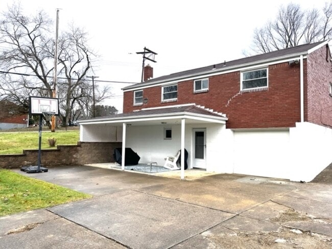 Photo - 307 Olympic Rd House