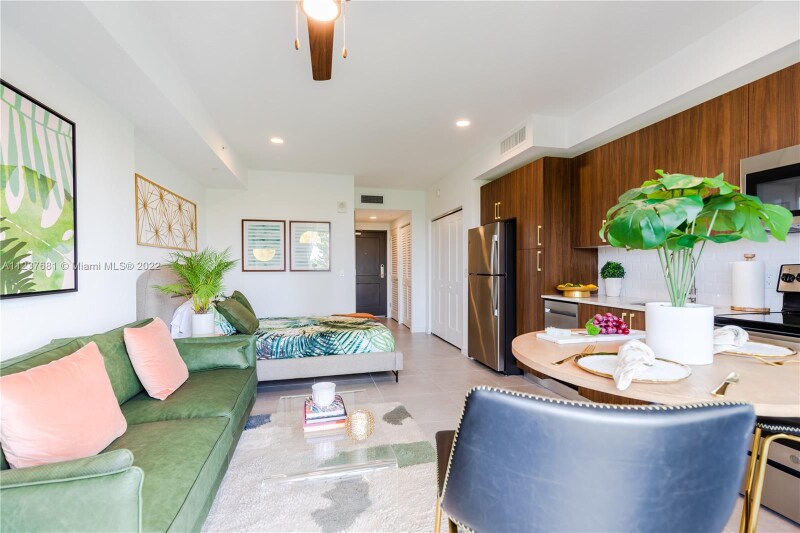Foto principal - 1005 Spring Garden Rd
