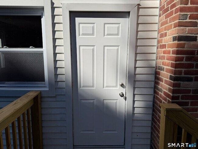 Building Photo - 22 Mason Ave