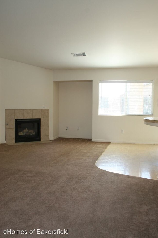 Building Photo - 9313 Tahiti Ave