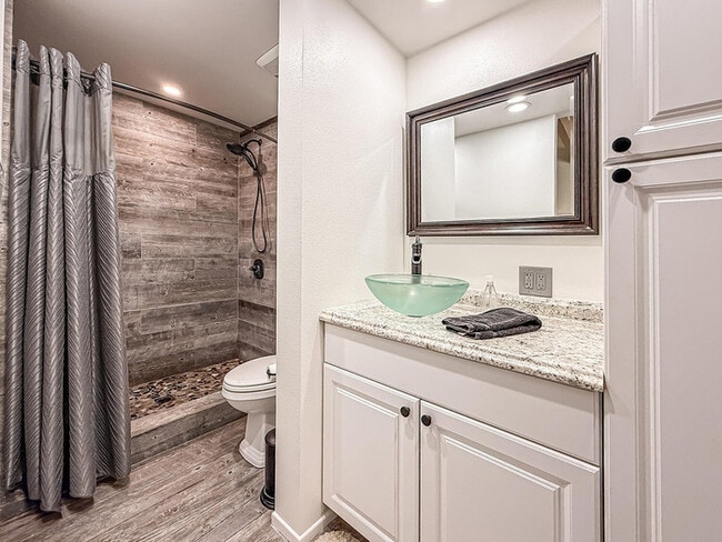 Foto del edificio - Single-Story Pool Home with RV Parking on Quiet Cul-De-Sac in Prime Simi Valley