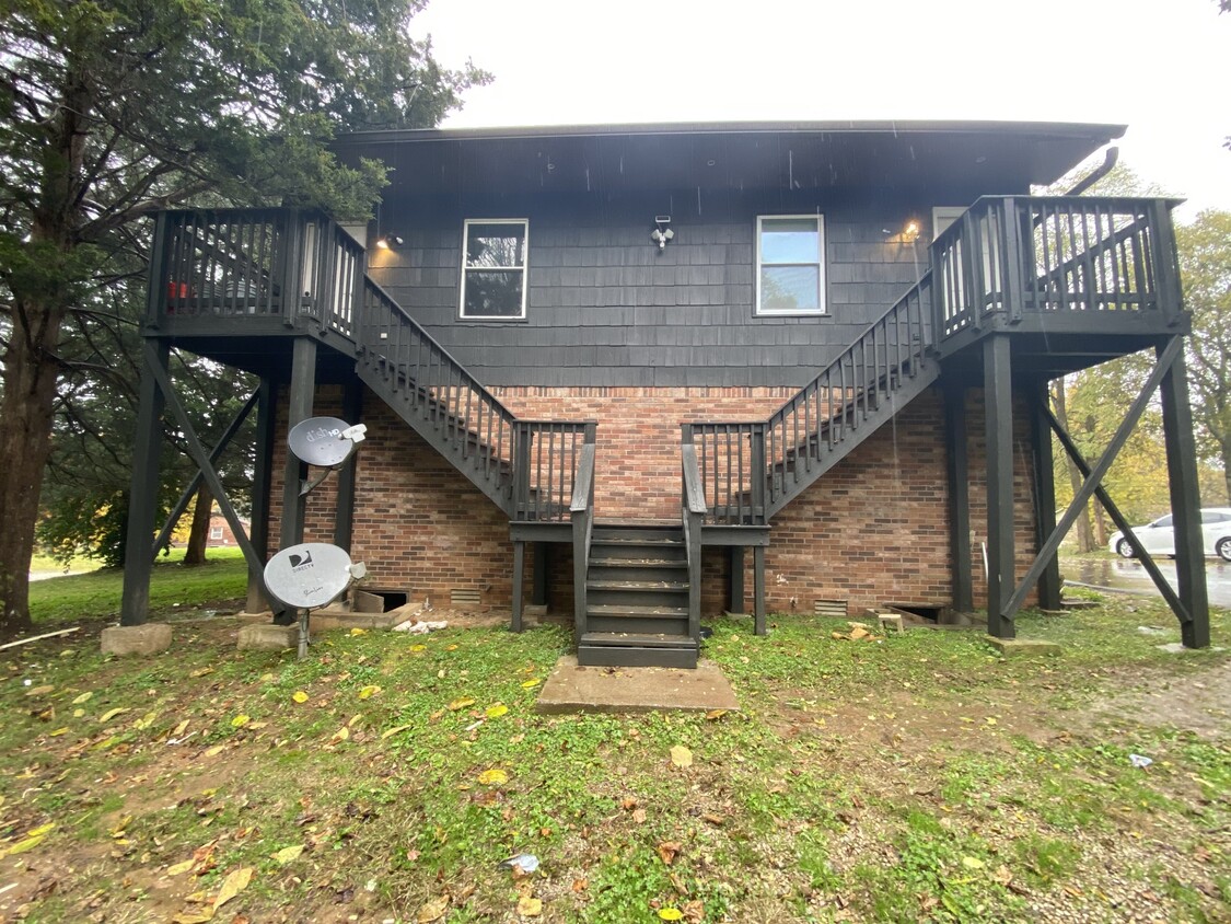 Primary Photo - 219 Bakertown Rd