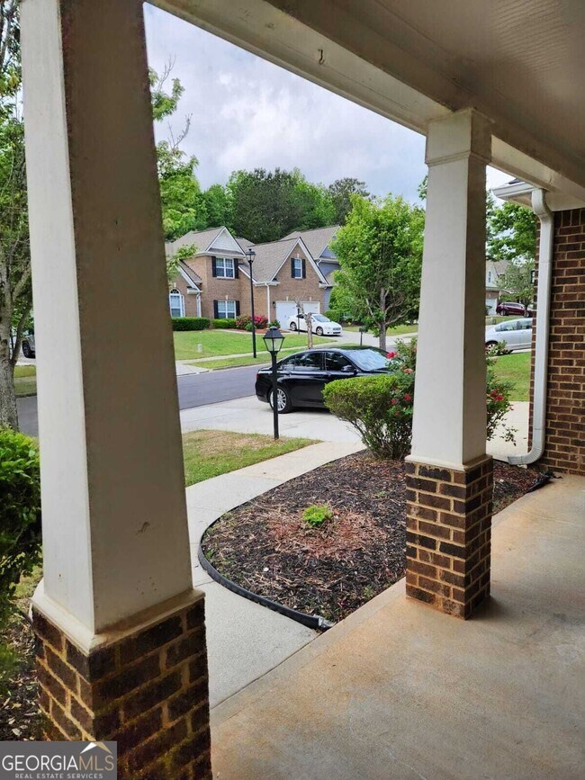 Building Photo - 465 Roland Manor Dr
