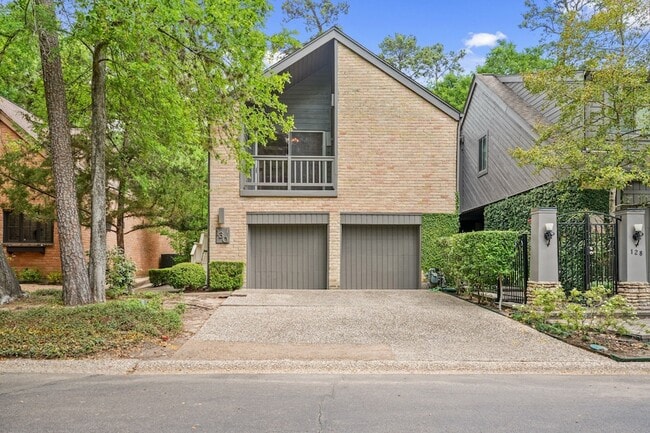 Photo - 130 Sugar Berry Cir House