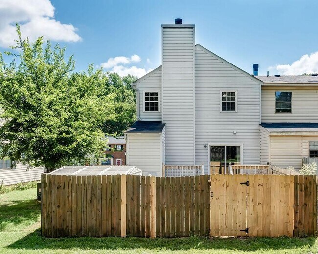 Foto del edificio - Live Comfortably in Williamsburg! Spacious...