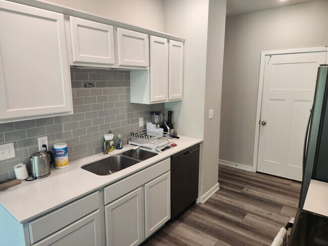 Foto del edificio - 1105 NW 33rd Ln