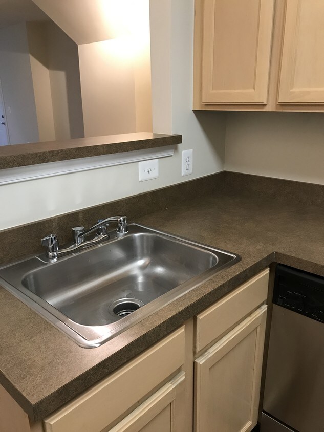 42530 Mayflower Terrace Unit 0, Ashburn, VA 20148 Condo for Rent in