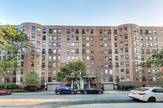 Building Photo - 711 W Gordon Terrace
