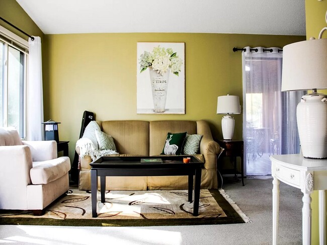 Building Photo - 9720 Cimarron Cir