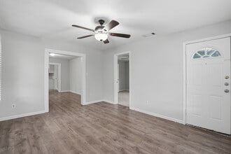 Building Photo - 505 E Heron St