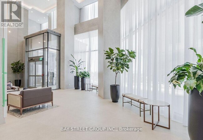 Photo du bâtiment - 175-3175 Millway Ave