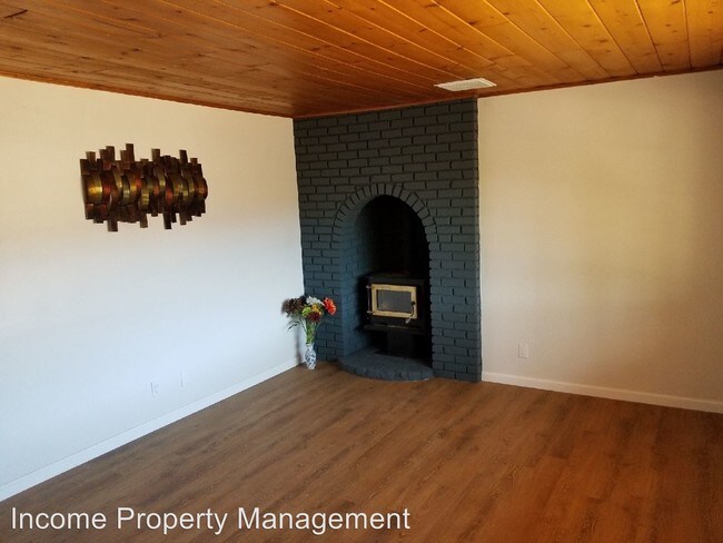 Building Photo - 3 br, 2.5 bath House - 2829 Irwin Ave