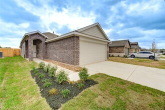 Building Photo - 24434 Elmwood Falls Dr