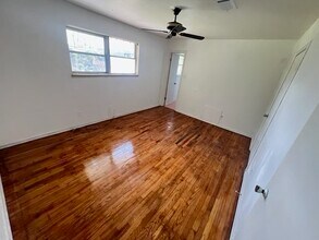 Building Photo - 6723 Ridgeway Dr