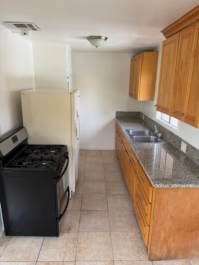 Foto del edificio - 15231 Acre St