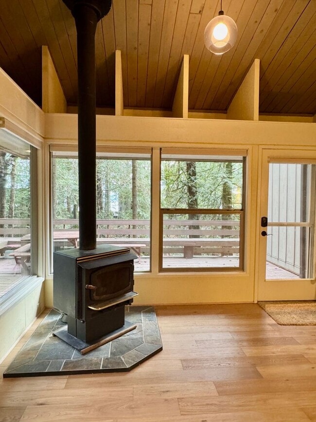 Foto del edificio - Come live in this quiet corner of Harstine Island!