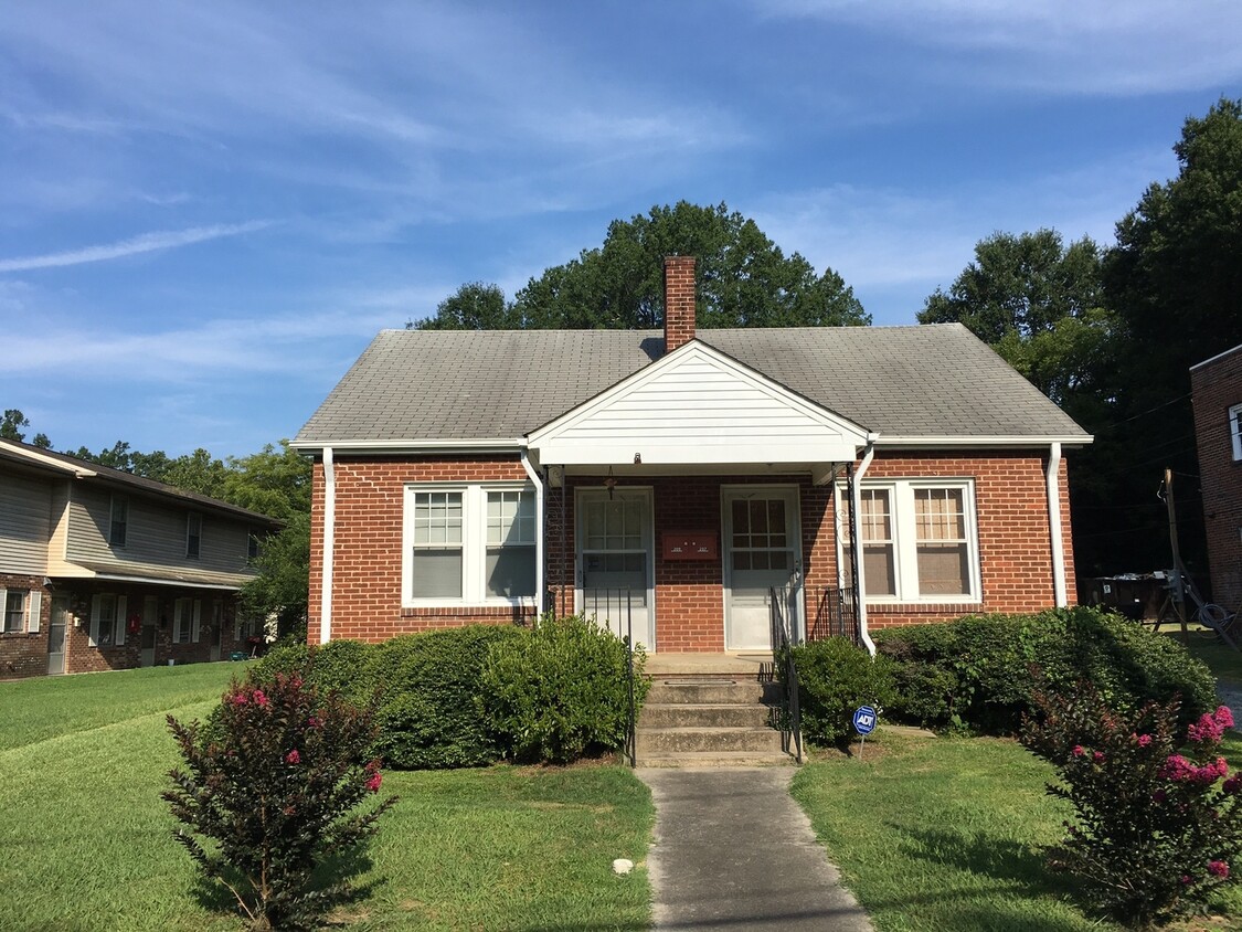 Primary Photo - 1 Bedroom 1 Bath Duplex Newly renovated