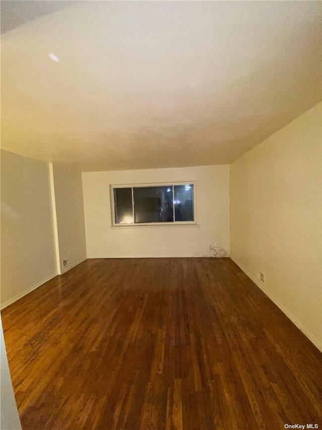 Building Photo - 272 Cozine Ave